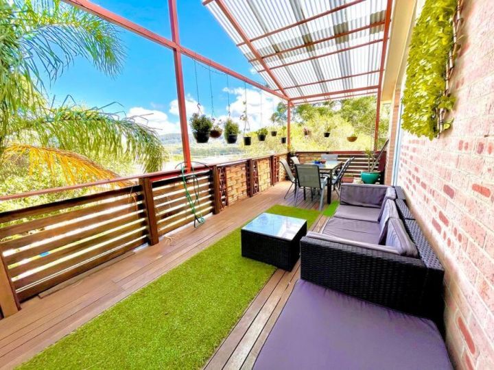 Entertainers Delight - minutes from cafes & shops Guest house, Bateau Bay - imaginea 13