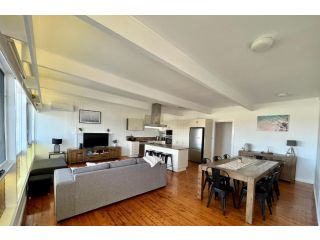 Entire home on the beach Guest house, Shellharbour - 3