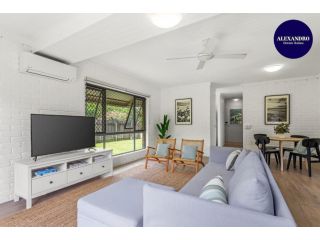 Entire rental duplex hosted by Alexandro Apartment, Peregian Beach - 2