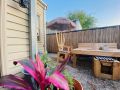Entire Townhouse in Heart of Echuca&#x27;s Port CBD - 15 guest capacity Apartment, Echuca - thumb 16