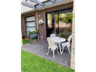 Entire two bedrooms townhouse in Glen Waverley Apartment, Glen Waverley - 4