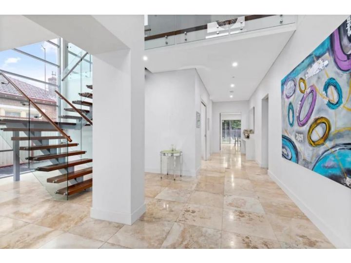 Entire Ultra Modern Luxury Home with Pool Villa, Sydney - imaginea 1