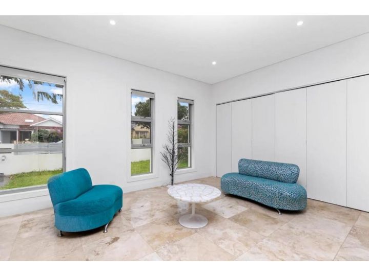 Entire Ultra Modern Luxury Home with Pool Villa, Sydney - imaginea 9