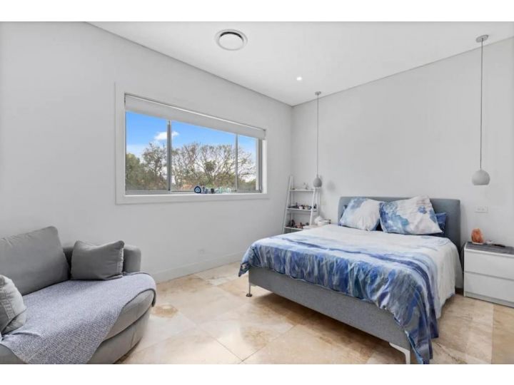 Entire Ultra Modern Luxury Home with Pool Villa, Sydney - imaginea 5