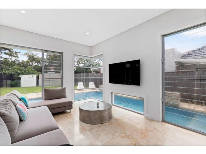 Entire Ultra Modern Luxury Home with Pool Villa, Sydney - imaginea 16