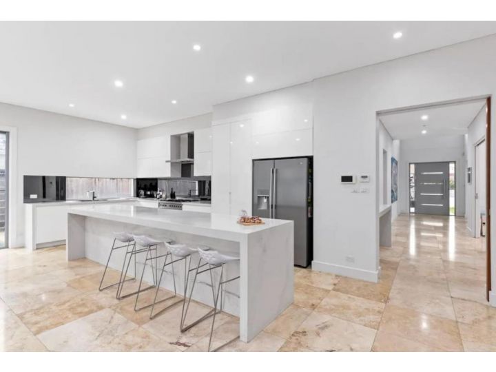 Entire Ultra Modern Luxury Home with Pool Villa, Sydney - imaginea 7