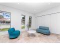 Entire Ultra Modern Luxury Home with Pool Villa, Sydney - thumb 9