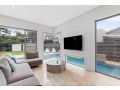 Entire Ultra Modern Luxury Home with Pool Villa, Sydney - thumb 16