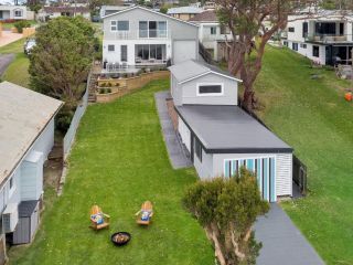 EROWAL BAY BOATHOUSE Erowal Bay 4pm Check Out Sundays except Peak season Guest house, Erowal Bay - 2