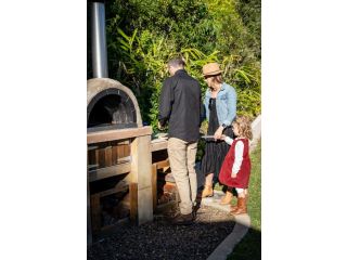 Maleny Hinterland Escape - With an authentic outdoor wood-fired pizza oven and a fire pit Guest house, Maleny - 4