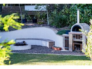 Maleny Hinterland Escape - With an authentic outdoor wood-fired pizza oven and a fire pit Guest house, Maleny - 5