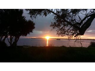 Beautiful, Peaceful Estuary Views, Five Star Quality Guest house, Western Australia - 4