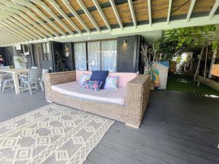 Luxe Family Retreat! Pool, Sauna, Playground, Netflix, Disney Plus Villa, Geraldton - 4