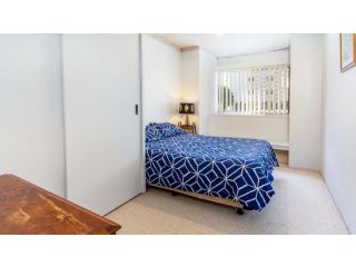 Everything you need including a pool! Karoonda Sands Apartments Guest house, Bongaree - 3