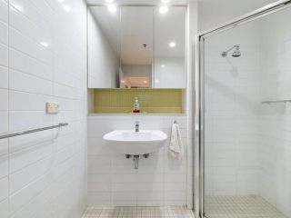 Exclusive beach side 2 level apartment with spa Apartment, Glenelg - 1