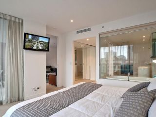 Executive 2 Bed 1 Bath Apartment at Oracle Broadbeach inc FREE PARKING Apartment, Gold Coast - 4