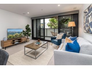 Executive, Chic 3-Bed Apartment, Great Amenities Apartment, Canberra - 3