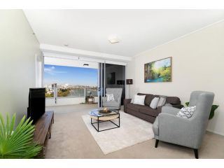 Amazing River View - 3 Bedroom Apartment - Brisbane CBD - Netflix - Fast Wifi - Carpark Apartment, Brisbane - 3
