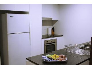 Executively Styled 2 Bed, 2 Bath, Perfect Location Apartment, Canberra - 2