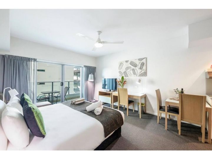 Experience the Best of Darwin from this King Suite Apartment, Darwin - imaginea 11
