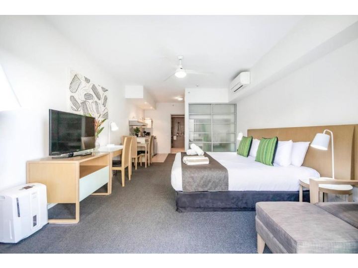 Experience the Best of Darwin from this King Suite Apartment, Darwin - imaginea 7