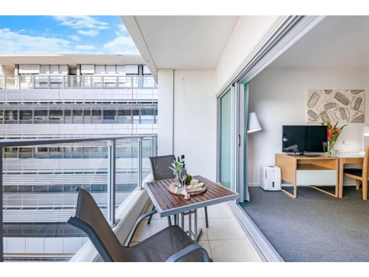 Experience the Best of Darwin from this King Suite Apartment, Darwin - imaginea 10