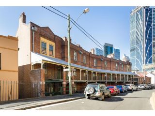 Explore Sydney from a convenient 3 Bedroom Unit Apartment, Sydney - 5