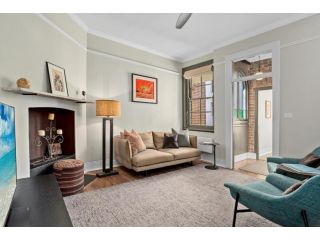 Explore Sydney from a convenient 3 Bedroom Unit Apartment, Sydney - 1