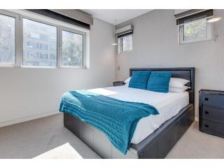 Explore Sydney from Stylish North Shore apartment Apartment, Sydney - 1