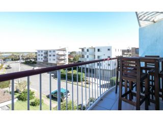 Explorer Cove Unit 6, 31 Kennedy Pde Aparthotel, Caloundra - 2