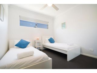 1 Fabulous Family on Fisher - parking 2 bed 2 bath Apartment, Perth - 3