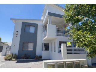 1 Fabulous Family on Fisher - parking 2 bed 2 bath Apartment, Perth - 1