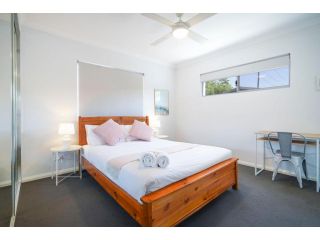 1 Fabulous Family on Fisher - parking 2 bed 2 bath Apartment, Perth - 5