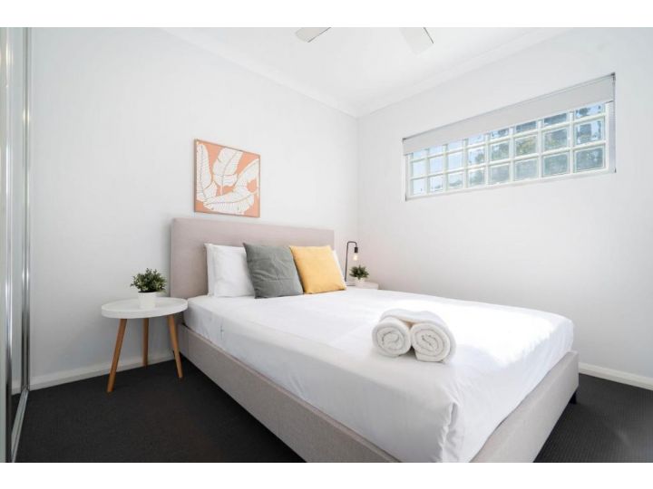 5 First Rate on Fisher 2 bed 2 bath Belmont-Cloverdale Apartment, Perth - imaginea 1