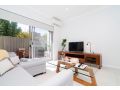 5 First Rate on Fisher 2 bed 2 bath Belmont-Cloverdale Apartment, Perth - thumb 2