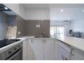 5 First Rate on Fisher 2 bed 2 bath Belmont-Cloverdale Apartment, Perth - thumb 5