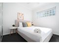 5 First Rate on Fisher 2 bed 2 bath Belmont-Cloverdale Apartment, Perth - thumb 1