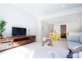 5 First Rate on Fisher 2 bed 2 bath Belmont-Cloverdale Apartment, Perth - thumb 17