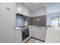 5 First Rate on Fisher 2 bed 2 bath Belmont-Cloverdale Apartment, Perth - thumb 3