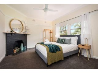 Live in the Heart of Mudgee at Fairbairn Cottage Apartment, Mudgee - 3