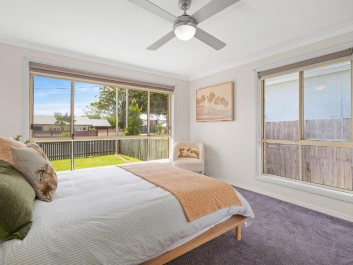 Spacious 3-bedroom Beach Home, Close to Golf Course Guest house, Shelly Beach - imaginea 10