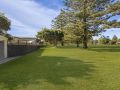 Spacious 3-bedroom Beach Home, Close to Golf Course Guest house, Shelly Beach - thumb 5