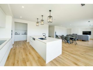 Fairway 43 Guest house, Yarrawonga - 1