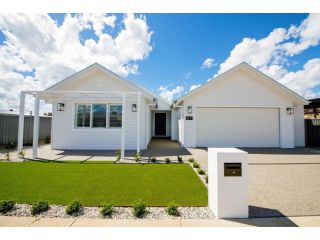 Fairway 43 Guest house, Yarrawonga - 2