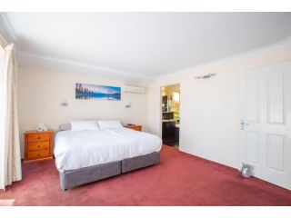 Family Beach Escape Guest house, Quindalup - 4