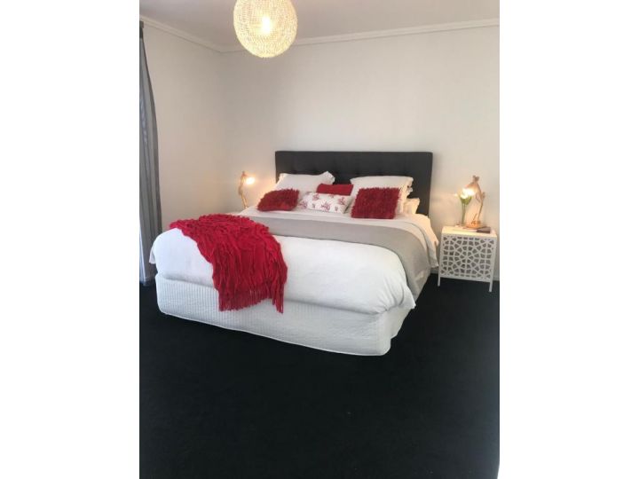 Family BeachSide luxury Guest house, Coogee - imaginea 3