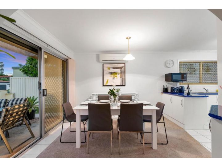 FAMILY GETAWAY 7 NIGHT DEAL at 3 Bedroom Villa in Surfers Paradise â€” KIDS STAY FREE!!! Villa, Gold Coast - imaginea 7