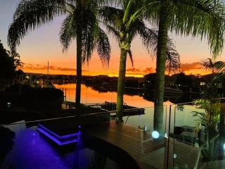 Family Haven / Runaway Bay Guest house, Gold Coast - 5