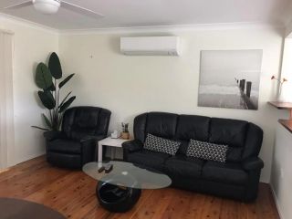 Waterview Family Home 100m to Lake edge Guest house, Chittaway Point - 3