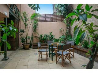 Family Terrace Home Close to Oxford Street and CBD Apartment, Sydney - 3